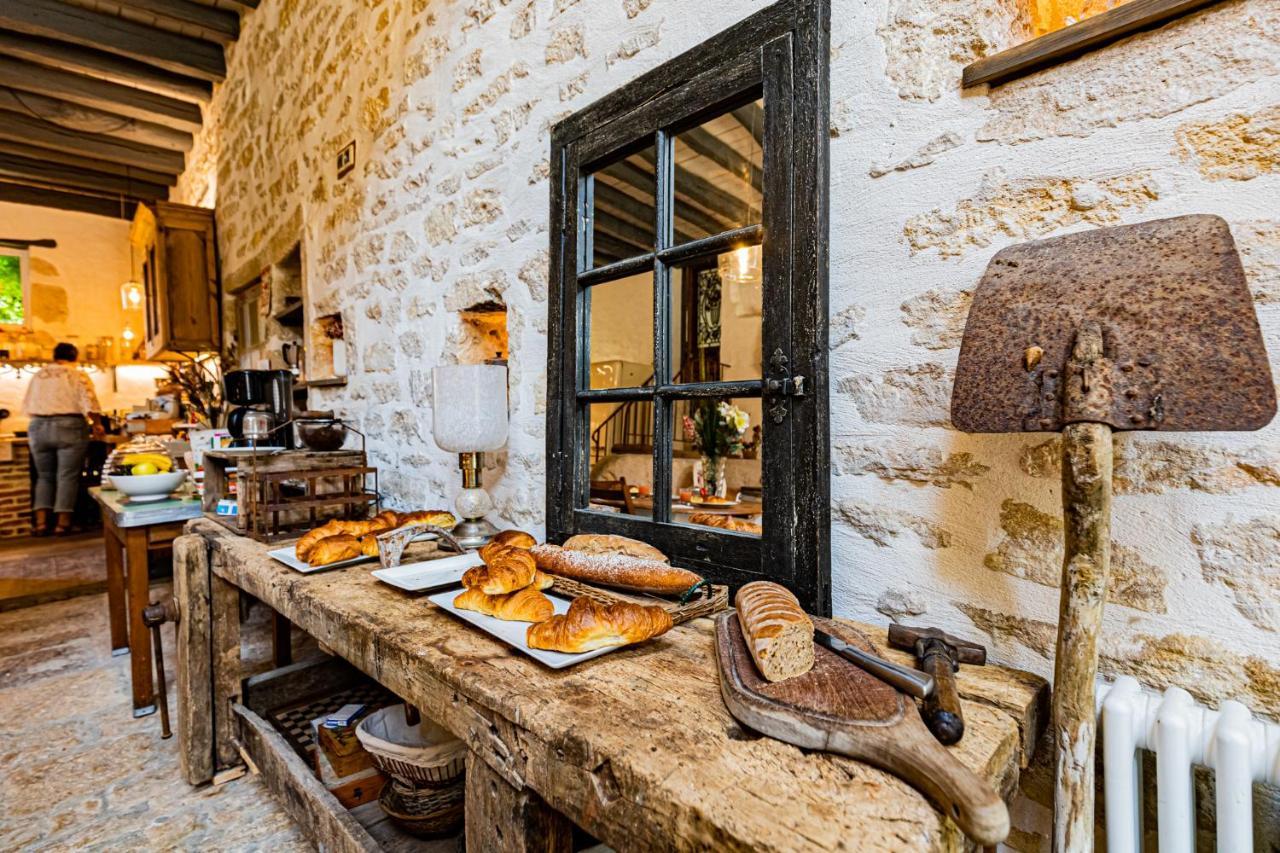 Le Domaine Des Carriers Bed & Breakfast Chevroches ภายนอก รูปภาพ